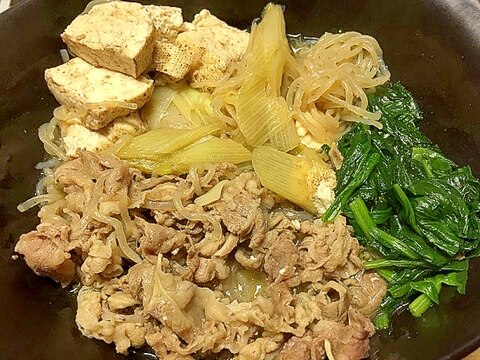 お肉たっぷり☆家族喜ぶすき焼き風煮込み